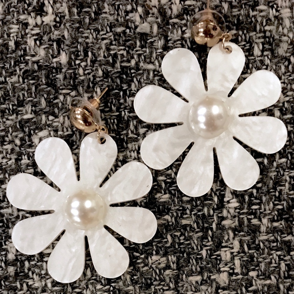 Mother of Pearl Pink White Daisy - Picture 7 of 8